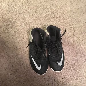 Nike women’s size 9 basketball shoes